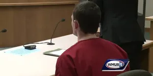 这届囚犯太卷了！美国小哥边坐牢边上班，工资比你还高，还在老家买房了…