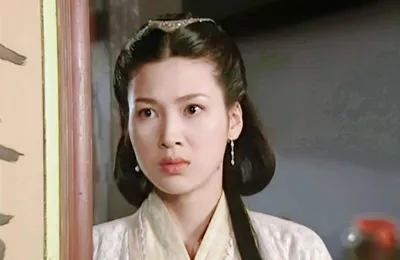 宏大叙事+男女恋情，这种结构还得看以前的经典