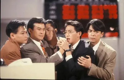 借钱、贷款，取出大额定存，疯狂筹钱入股市的人