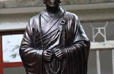 开国大典时，天安门城楼上其实有一位僧人