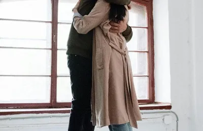 为什么现在很多年轻人明明渴望亲密关系，却又下意识地拒绝主动付出？这是种什么心理？
