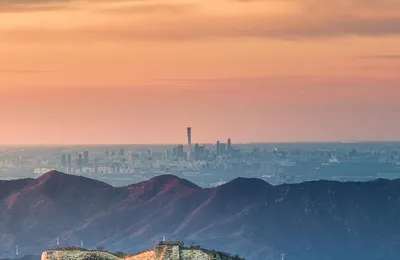 [博海拾贝1127]长城与中国尊同框