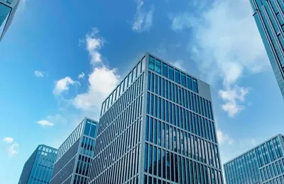 逆天新套路！精致女生扎堆金融赛道，41岁律所助理、月入4万金融人，结果全都下午上班？