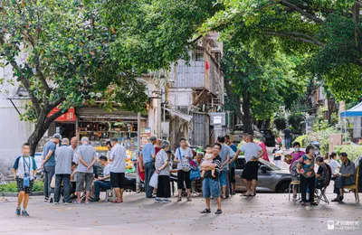 时薪200元，在深圳当“外包儿女”
