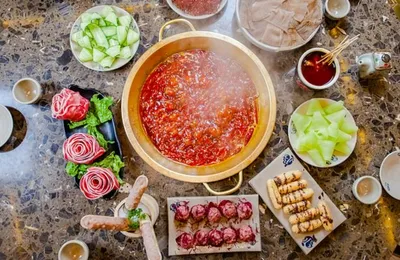 是个狼人！试吃贵州牛瘪火锅！真的是牛屎的味道吗？