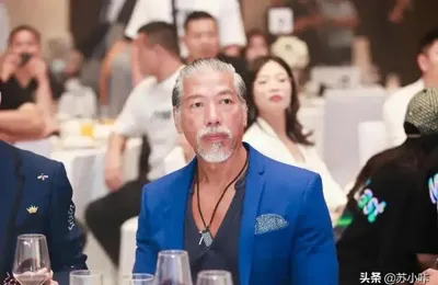 这居然是曾经掀翻桌子的乌鸦哥